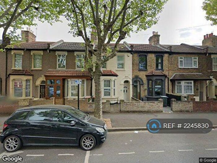 3 Bedroom Terraced House To Rent In New City Road, London, E13