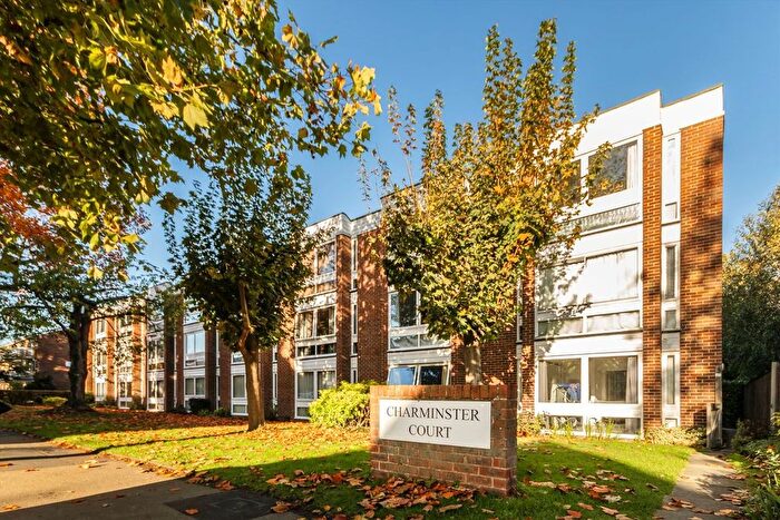 1 Bedroom Flat To Rent In Lovelace Gardens, Surbiton, KT6