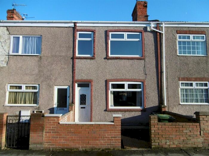 3 Bedroom Terraced House To Rent In Heneage Road, Grimsby, DN32