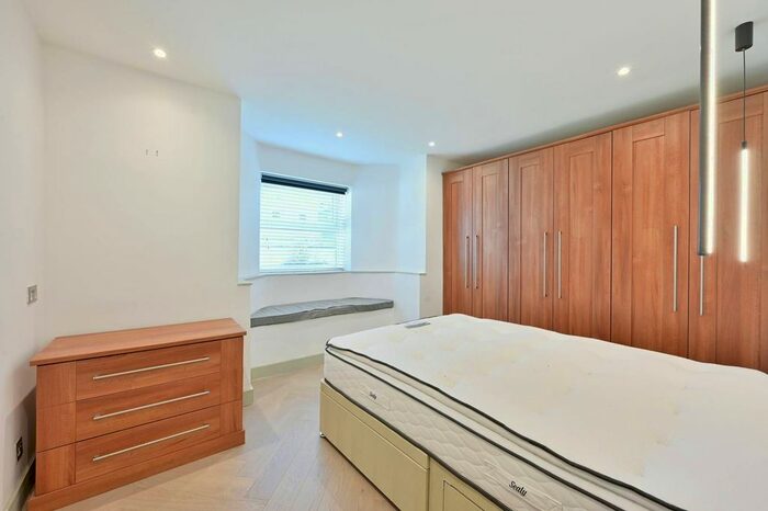 1 Bedroom Flat To Rent In Darlaston Road, Wimbledon, London, SW19