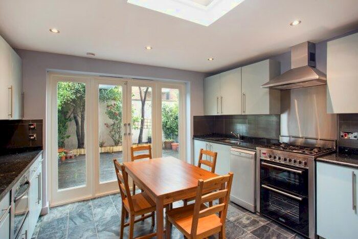 1 Bedroom Flat To Rent In Raddington Road, London, W10