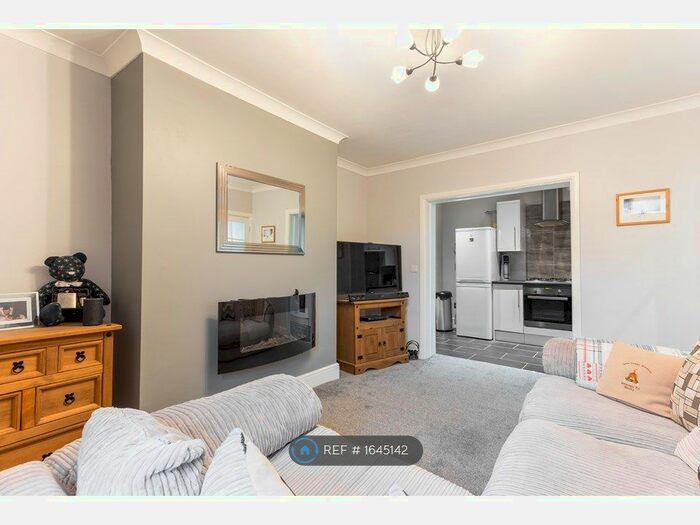 2 Bedroom Flat To Rent In Leighton Street, South Shields, NE33