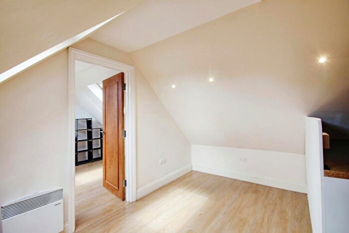 1 Bedroom Apartment To Rent In Bathurst Walk, Richings Park, SL0