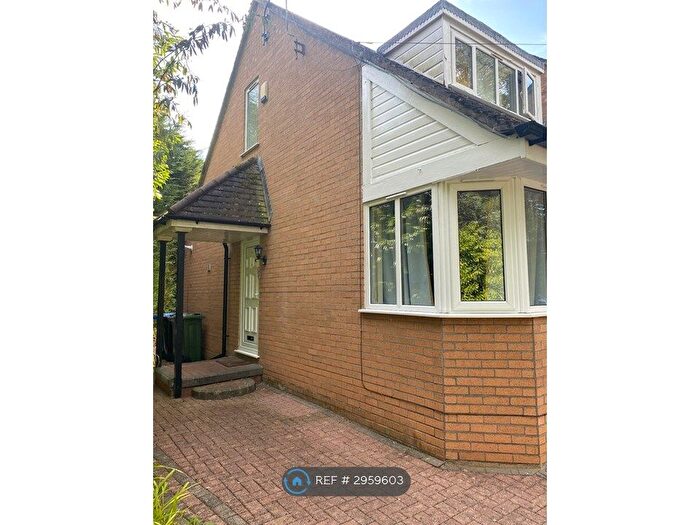 2 Bedroom Flat To Rent In Suffolk Road, Altrincham, WA14