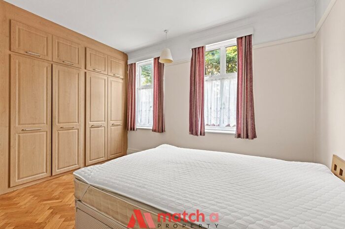 3 Bedroom Flat To Rent In Haven Green Court, Haven Green, London, W5