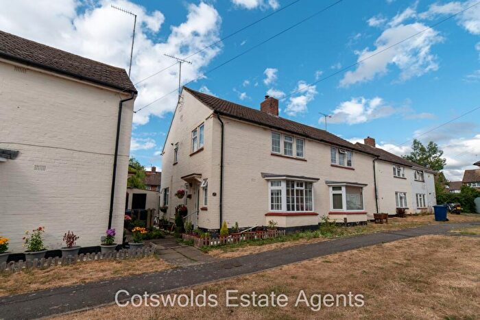 3 Bedroom Property For Sale In St Michaels Avenue, Bishops Cleeve, Cheltenham, GL52