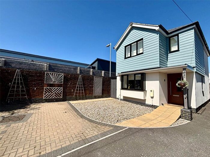 2 Bedroom Detached House To Rent In Marlowe Way, Royal Wootton Bassett, Swindon, SN4