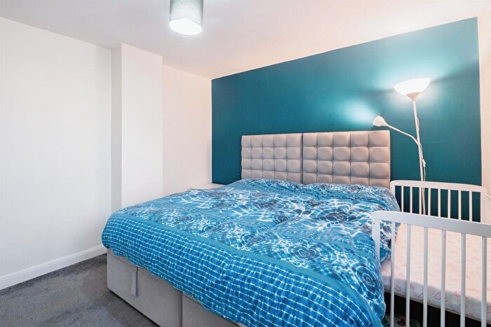 3 Bedroom Terraced House For Sale In Thurncourt Road, Leicester, LE5