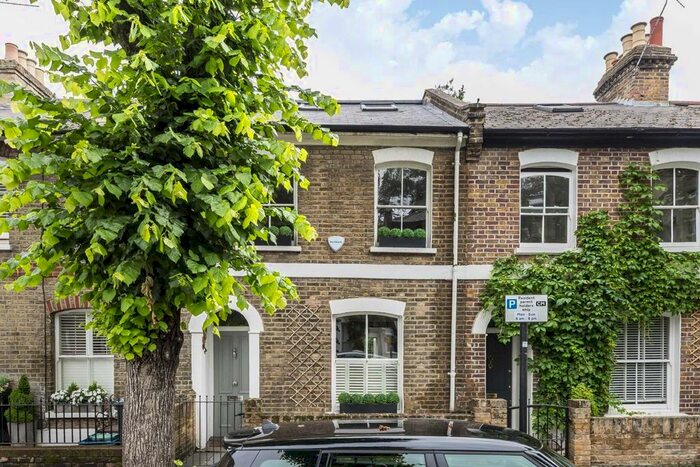 4 Bedroom Property To Rent In Paxton Road, London W4