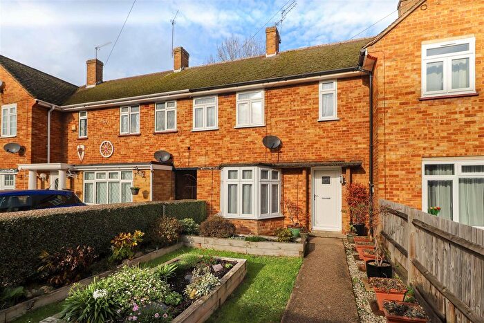 2 Bedroom Terraced House For Sale In Beechwood Avenue, Hillingdon, UB8