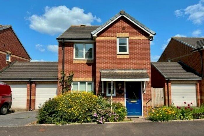 3 Bedroom Property To Rent In Lutyens Drive, Paignton, TQ3