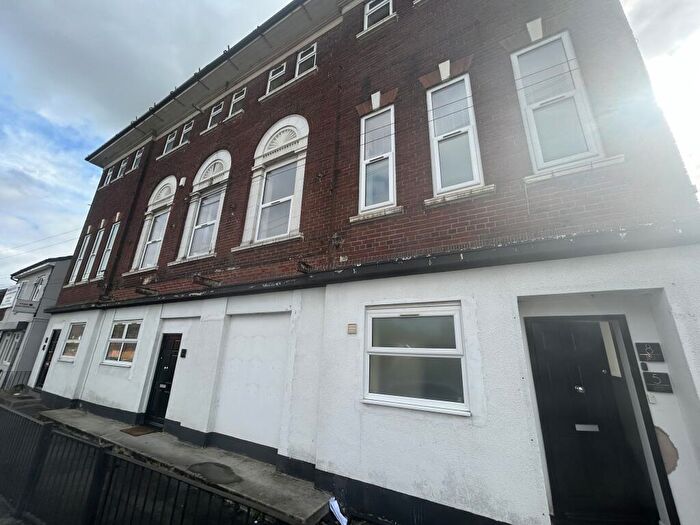 2 Bedroom Apartment To Rent In Brasshouse Lane, Smethwick, B66