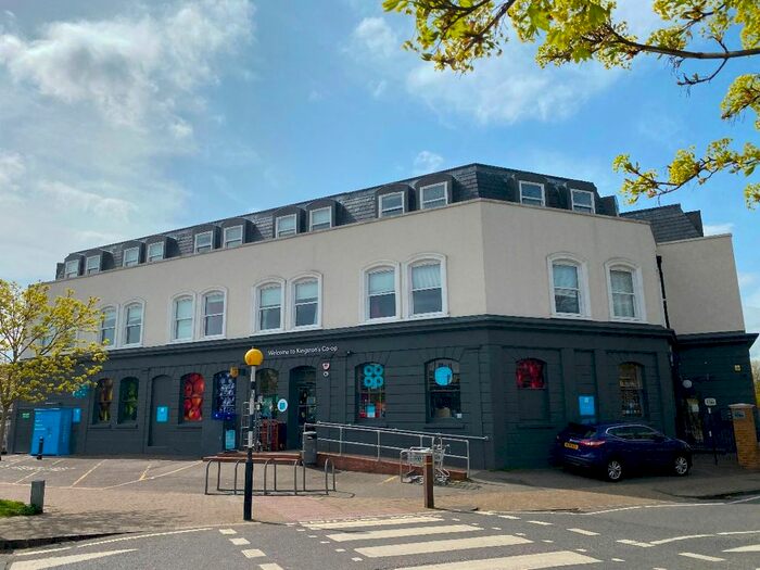 3 Bedroom Flat To Rent In Kings Road, Kingston Upon Thames, KT2