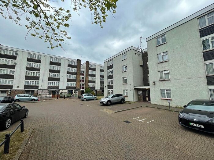2 Bedroom Flat To Rent In Southall, UB2