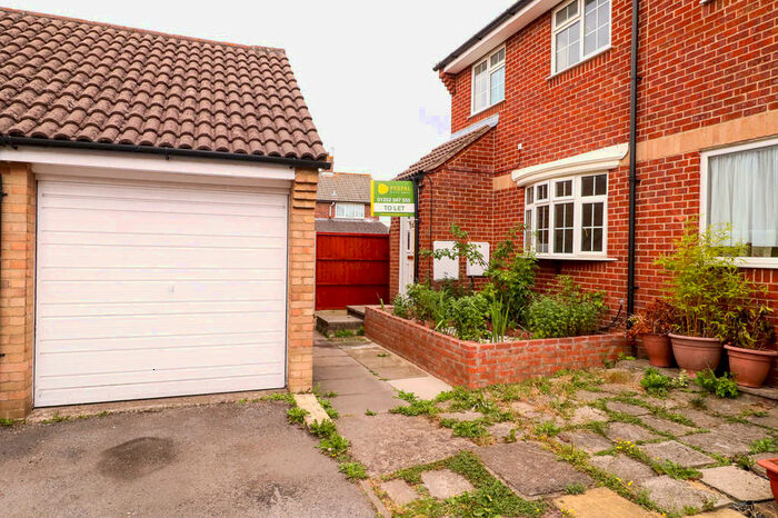 3 Bedroom Semi-Detached House To Rent In Westside Close, Basingstoke, RG22