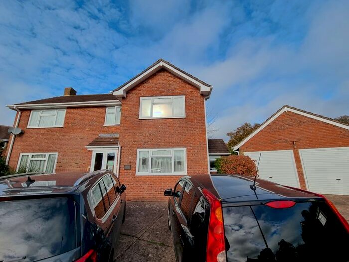 4 Bedroom Detached House To Rent In Diane Close, Exmouth, EX8