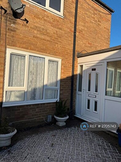 2 Bedroom End Of Terrace House To Rent In Exeter Close, Stevenage, SG1