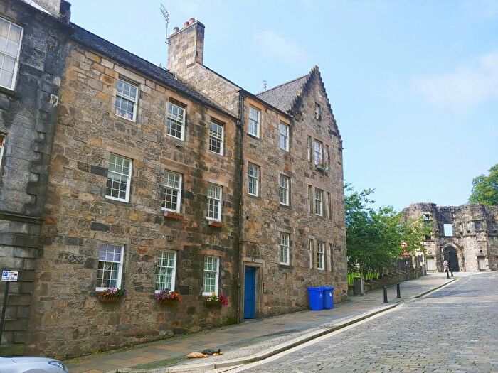 2 Bedroom Flat To Rent In Broad Street, Stirling Town, Stirling, FK8