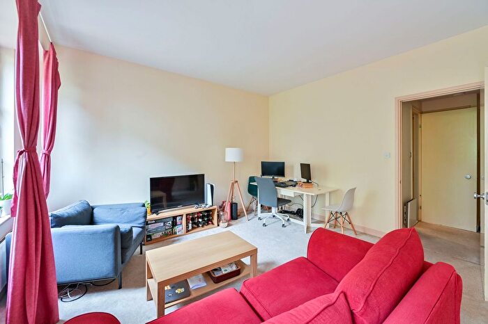 1 Bedroom Flat To Rent In Queen Elizabeth Street, Shad Thames, London, SE1