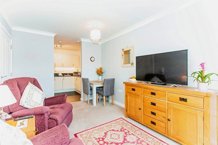 2 Bedroom Apartment For Sale In Chancery Lane, Thrapston, Kettering, NN14