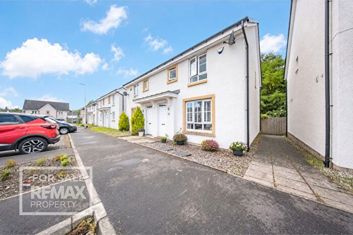 3 Bedroom Semi-Detached House For Sale In Howatston Court, Livingston, EH54