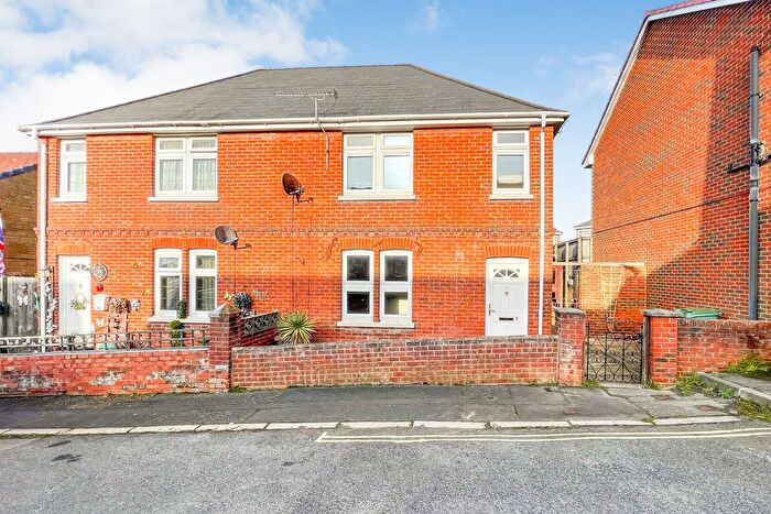 3 Bedroom Semi Detached House For Sale In Kent Street, Ryde, PO33