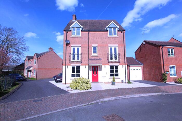 5 Bedroom Detached House For Sale In Clover Way, Syston, Leicester, LE7