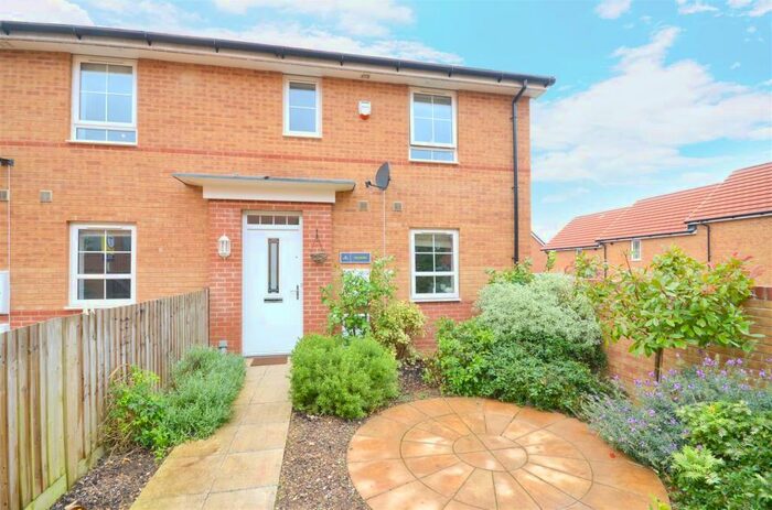 2 Bedroom End Of Terrace House To Rent In Galleon Walk, Whippingham, PO32