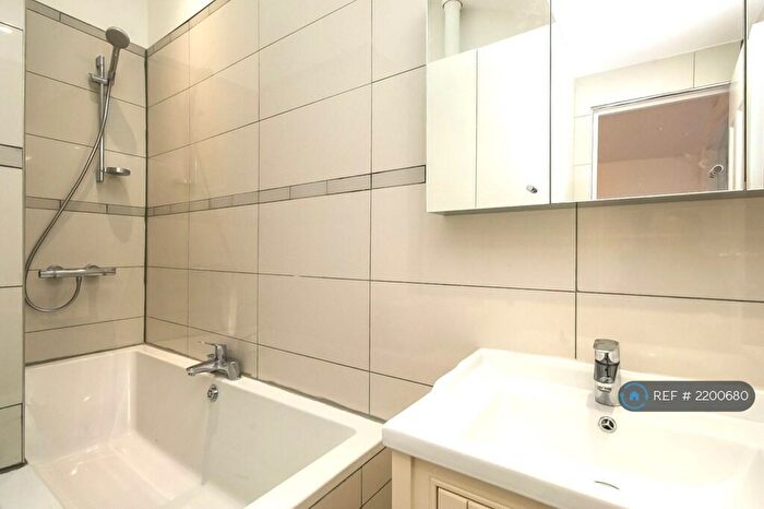 1 Bedroom Flat To Rent In Fitzalan Street, London, SE11