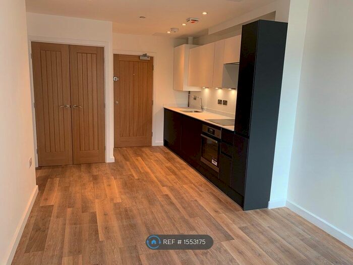 1 Bedroom Flat To Rent In Trinity Place, Woking, GU21