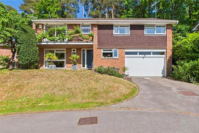 5 Bedroom Detached House For Sale In Cock-a-Dobby, Sandhurst, Berkshire, GU47