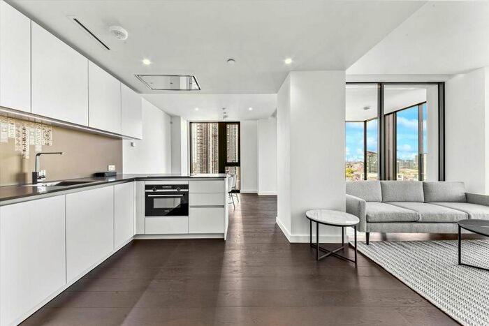 2 Bedroom Flat To Rent In Bondway, London, SW8