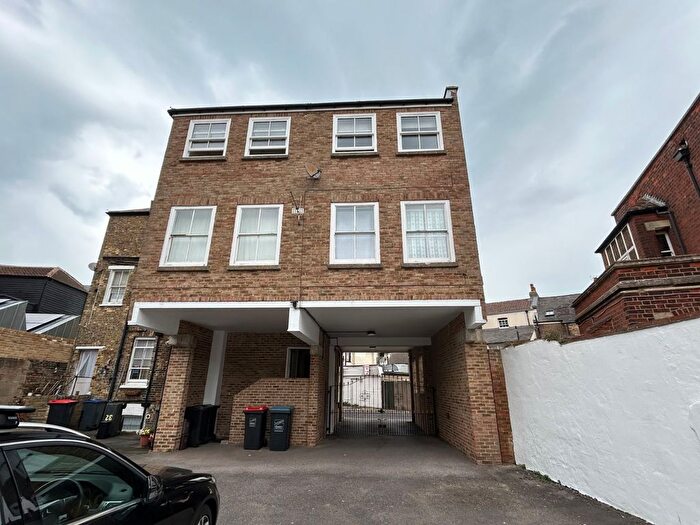 1 Bedroom Flat To Rent In Charlotte Place, Margate, Kent, CT9