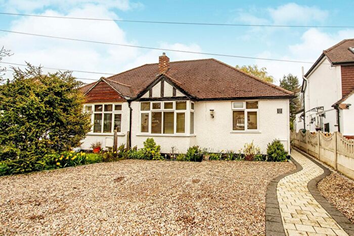 3 Bedroom Bungalow To Rent In Orchard Close, Fetcham, Leatherhead, KT22