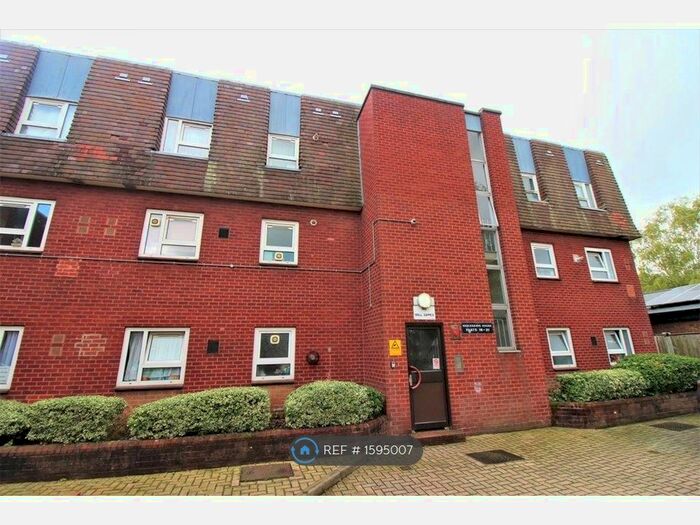 1 Bedroom Flat To Rent In Haslegrave House, Portsmouth, PO2