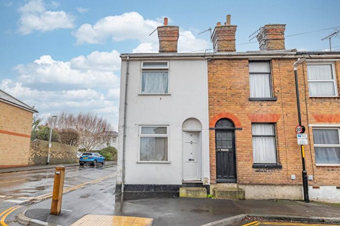 3 Bedroom End Of Terrace House For Sale In St. Johns Road, Faversham, Kent, ME13