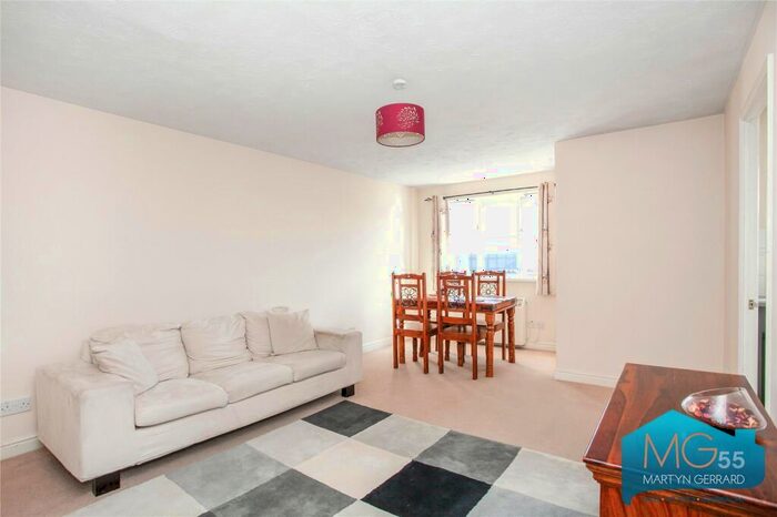 2 Bedroom Apartment To Rent In Simms Gardens, East Finchley, N2