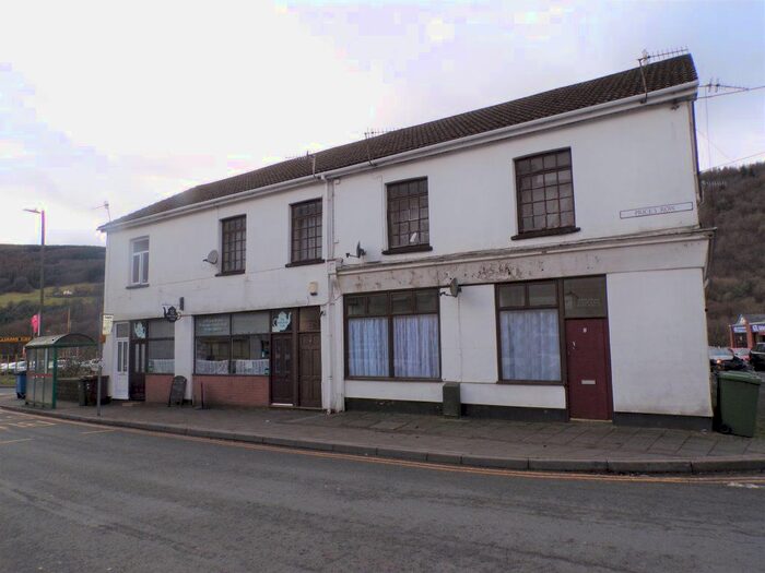 2 Bedroom Flat To Rent In High Street, Abercarn, Newport NP11