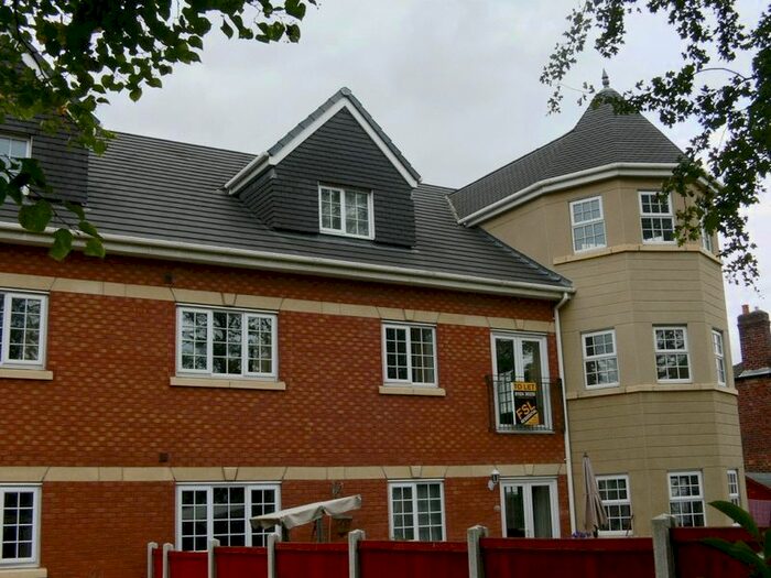 2 Bedroom Flat To Rent In Montrose Gardens, Castleford WF10