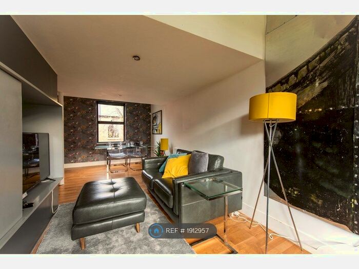 2 Bedroom Terraced House To Rent In Reservoir Street, Salford, M6