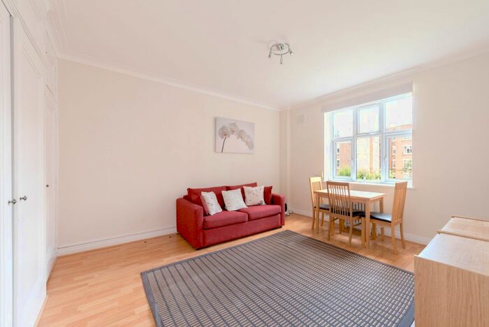 Studio To Rent In Belsize Grove, London, NW3