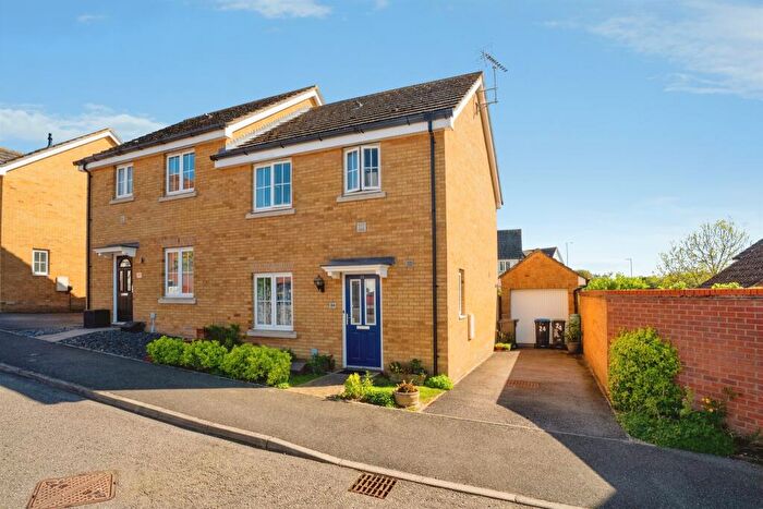3 Bedroom Semi Detached House For Sale In Goosander Road, Stowmarket, IP14
