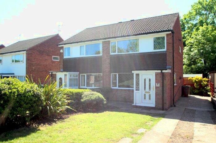 3 Bedroom Semi-Detached House To Rent In Appleby Lane, Garforth, Leeds, LS25