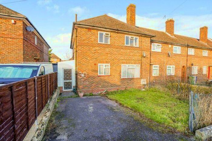4 Bedroom Semi-Detached House To Rent In St. Martins Road, Oxford, OX4