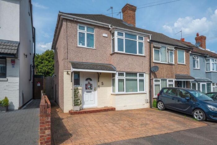 3 Bedroom End Of Terrace House For Sale In Walkley Road, West Dartford, DA1