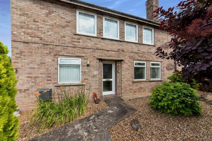 2 Bedroom Maisonette For Sale In Park Road, Titchmarsh, Kettering, NN14