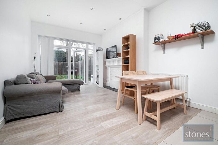 3 Bedroom Flat To Rent In Staverton Road, London, NW2