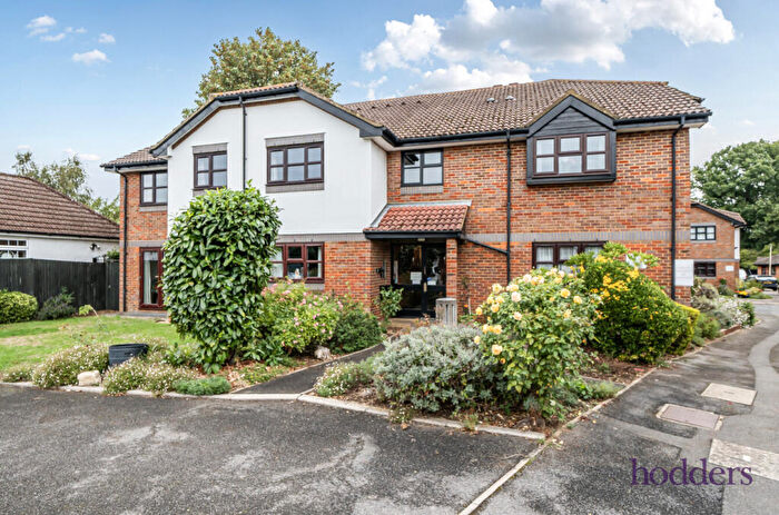 2 Bedroom Apartment For Sale In Addlestone, Surrey, KT15