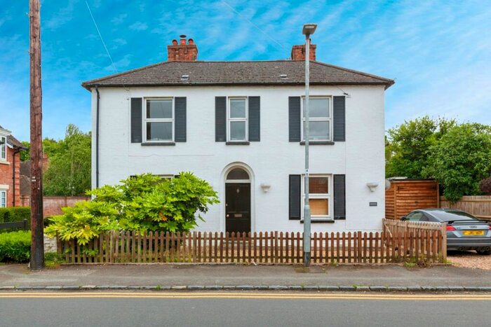 2 Bedroom Apartment To Rent In North Street, SL4