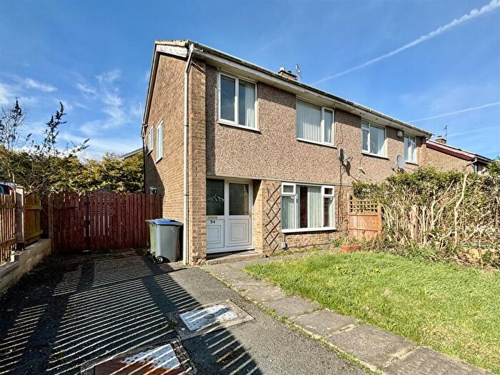 3 Bedroom Semi-Detached House For Sale In Pentland Avenue, Clayton, Bradford, BD14